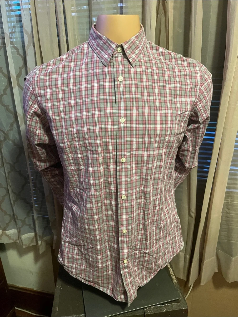 Banana Republic Men's Pink and White Plaid Button-Down Shirt